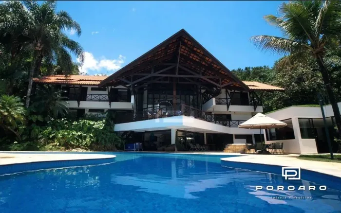 No Canto das Águas, uma residência com 5 quartos e vista para o lago