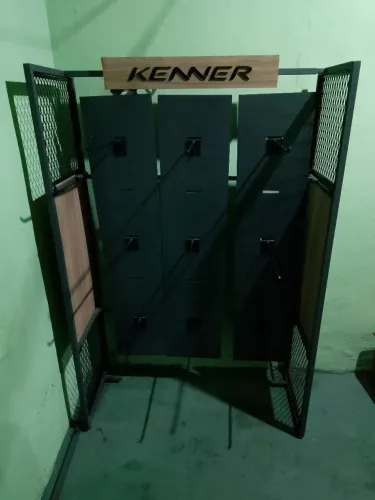 Expositor de chinela Kenner e Havaianas