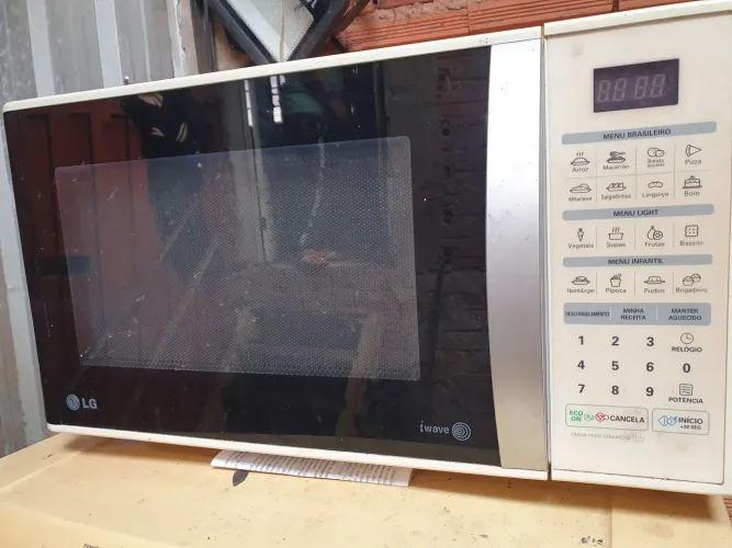 Vendo micro-ondas usado em bom estado td funcionando