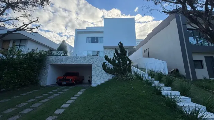 Alugo Casa 4/4 sites com piscina no Alphaville Litoral Norte 2
