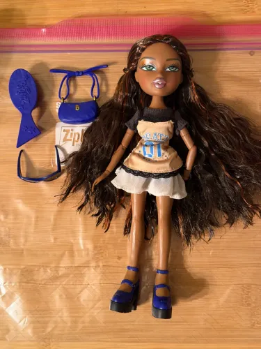 BRATZ STYLIN SASHA (SEM CAMISA)