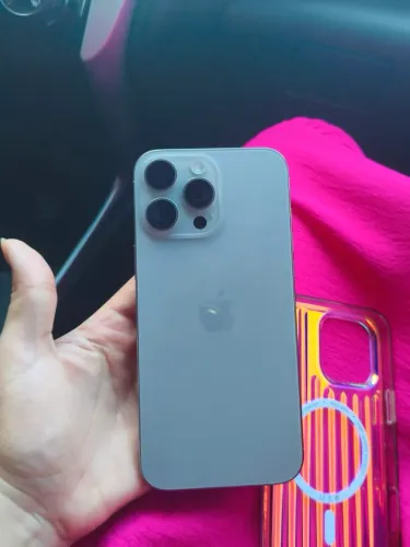 iPhone 16 Pro Max natural