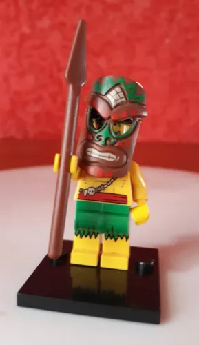 BONECO LEGO SIMILAR TRIBAL COM MÁSCARA