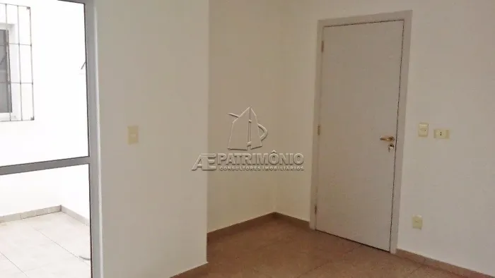 Sala Comercial com cozinha, lavabo.