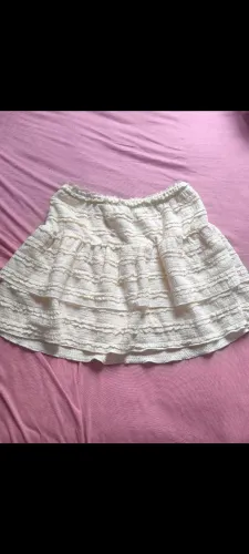 Saia de renda com babadinhos