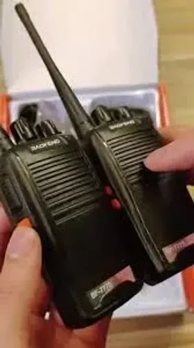 KIT 2 RÁDIOS COMUNICADORES BAOFENG 777S + FONES + ACESSÓRIOS