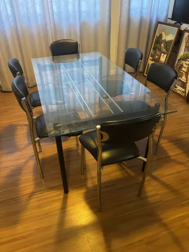 Mesa de Vidro 6 Lugares Tok&Stok com cadeiras