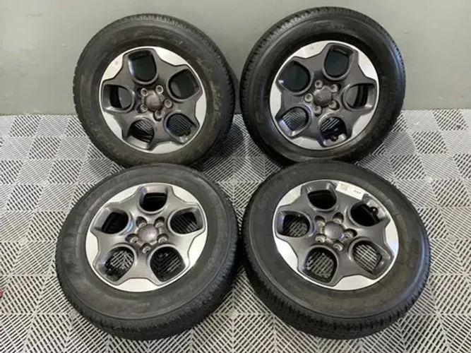 Jogo De Roda Com Pneus Originais Aro 16 Jeep Renegade Cinza