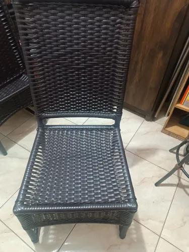 Vendo três cadeiras de ferro na fibra sintética 