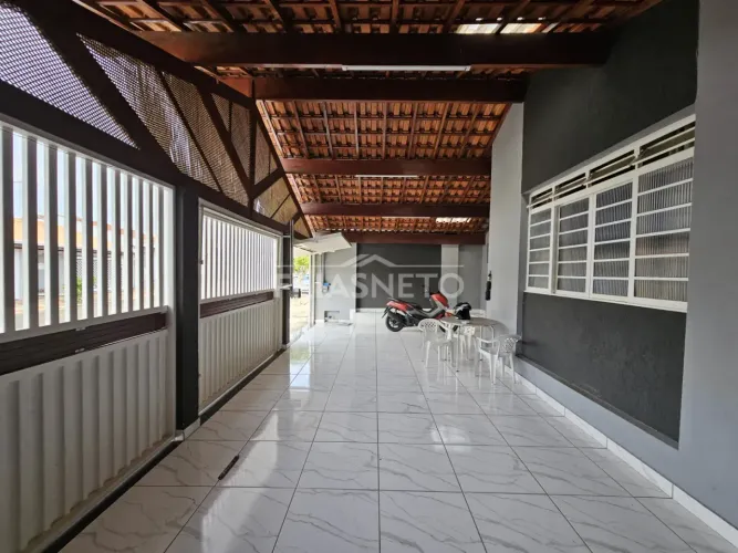Casa à venda com piscina no bairro Nova Piracicaba