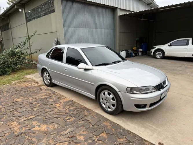 Chevrolet Vectra CD 2.2 16V / 2.0 16V Mec./aut. 2003