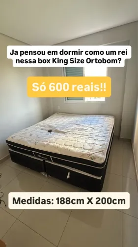 Cama King Size em ótimo estado