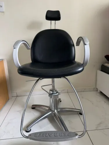 Cadeira FERRANTE hidráulica reclinável para salão/barbearia