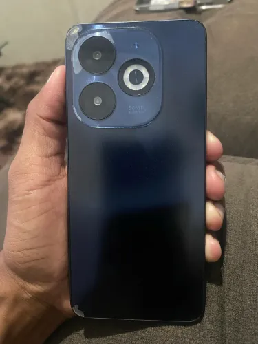 Vendo esse celular apenas marcas de uso funciona perfeitamente 