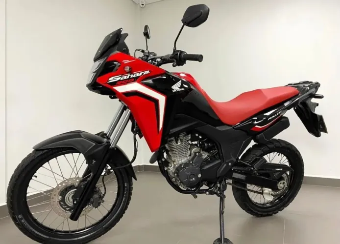 Honda Xre 300 Sahara<br>Ano : 2015<br>Km : 13.150 km<br><br>ENTRADA : R$8.500<br>AVISTA: R$32.000