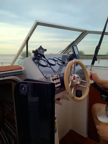 Lancha Bayliner cabinada