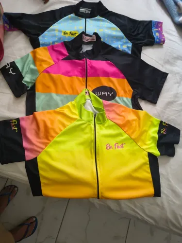 Três blusas ciclismo feminina por 100