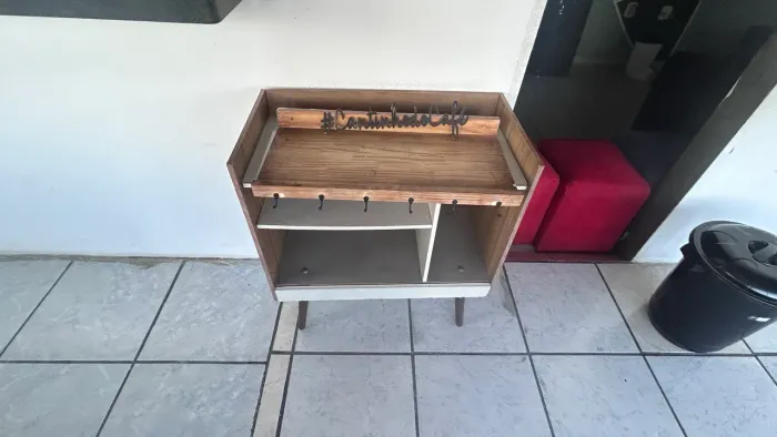 Vende-se cantinho do café