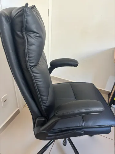 Cadeira semi nova