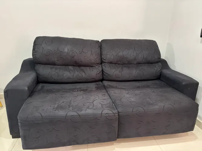 Conjunto de sofás- 2 e 3 lugares. Interessados chama ZAP: *