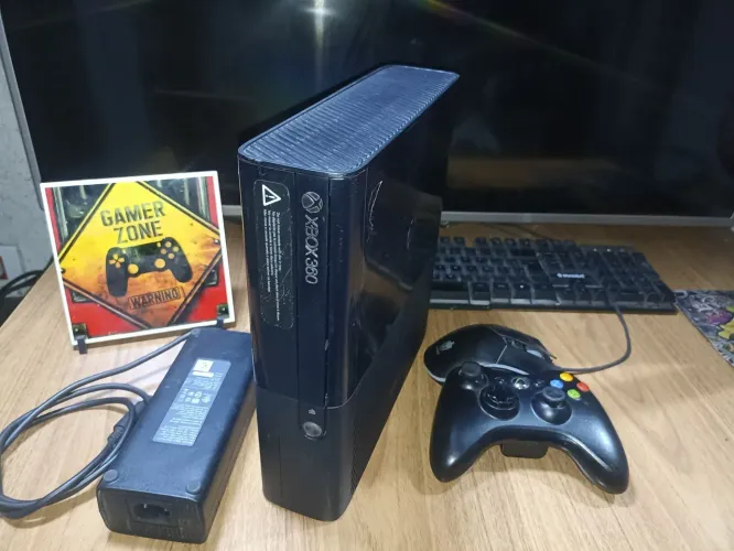 Xbox 360 Super Slim 500GB + Controle Original + Fonte |