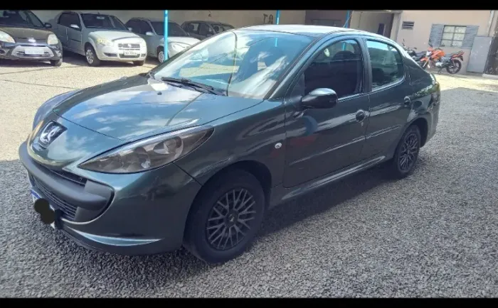 Peugeot 207 Sedan Passion XR 1.4 Flex 8V 4P 2010