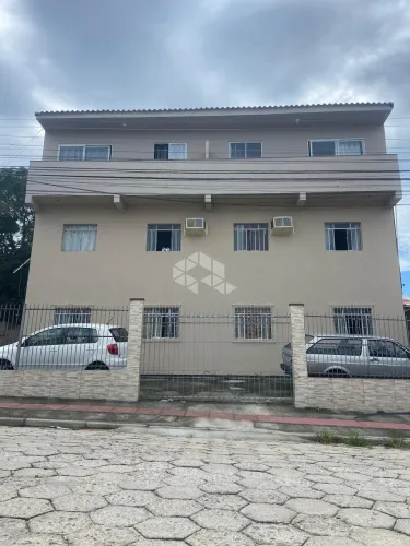 PRÉDIO RESIDENCIAL COM 12 APARTAMENTOS E 2 KITNETS EM SÃO JOSE SC, BAIRRO FORQUILINHAS À V