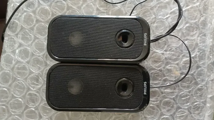 Caixa de Som Portátil Philips SPA5200 para Notebook - Design Clip-on