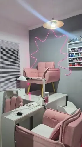 Mesa Altar Manicure e pedicure