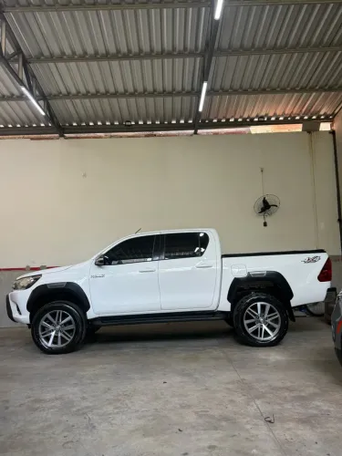 Toyota Hilux CD SRV 4X4 2.8 TDI Diesel Aut. 2016