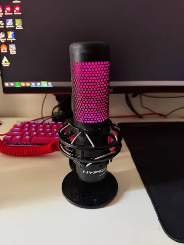 Microfone gamer Quadcast S da hyperx