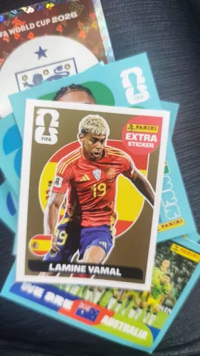 Figurinha legend ouro Lamine Yamal