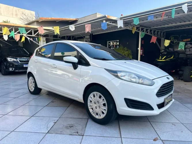 Ford Fiesta 1.5 16V Flex Mec. 5P 2015