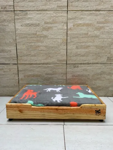 Caminha para pet toda feita em madeira com capa removivel