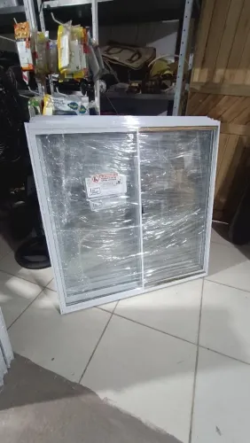 Janelas de alumínio NOVA 1m x 1m VENDE-SE