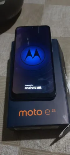 Moto E22  fica desligando sozinho 