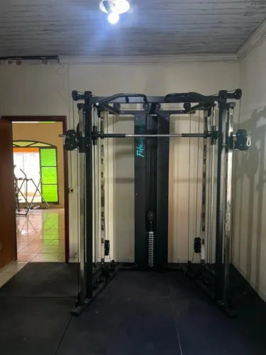 M- SMITH CROSS. BATERIA 80KG. BARRA SMITH GUIADA LINEAR. PARCELAMENTO 12X. OPORTUNIDADE!!!