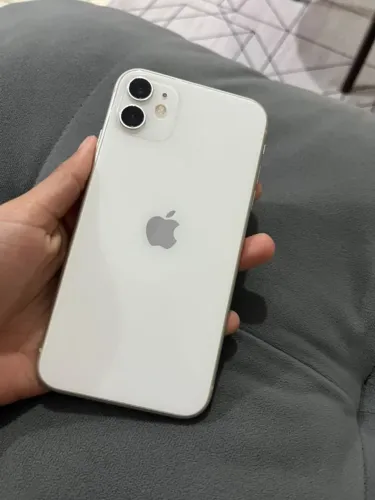 Vendo celular iPhone 11 celular reserva bateria tudo original!