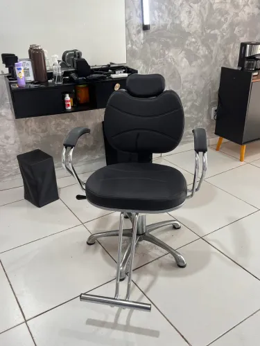 Vendo cadeira de barbeiro