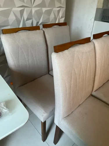 Conjunto de cadeiras estofadas