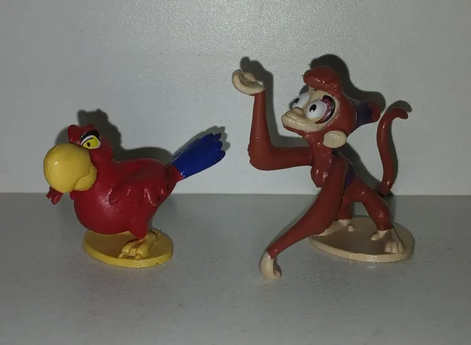 LOTE DUPLA BONECOS MINIATURAS DISNEY ALADDIN PAPAGAIO ARARA YAGO IAGO MACACO ABU APU