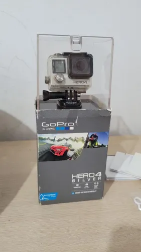 GoPro Hero 4 Silver na Caixa + Suportes e Cabos