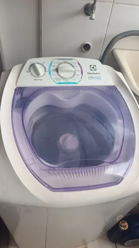 Máquina de Lavar Electrolux 8kg Turbo Agitação - Precisa de Revisão