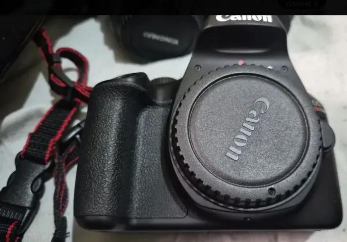 Canon Eos Rebel Kit T100 DsIr Cor Preto 7.086 Cliques (Usado)