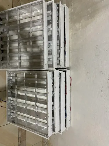 Luminária Calha Comercial Aletada 62x62 Embutir 4 lâmpadas