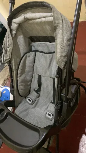 Vende-se carrinho de bebê em bom estado