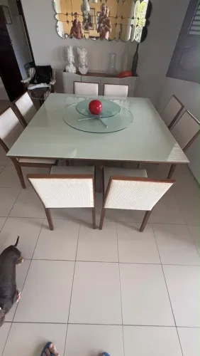 Lindo conjunto de mesa de jantar