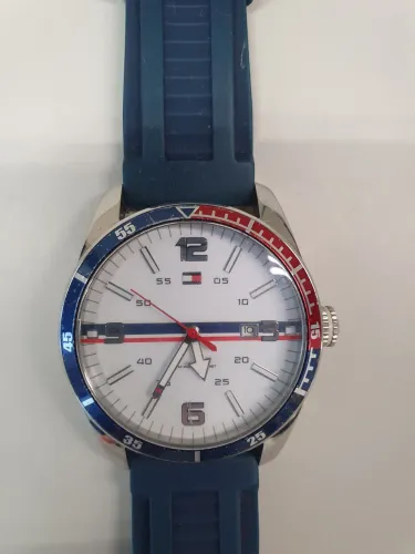 Relógio Tommy Hilfiger semi novo