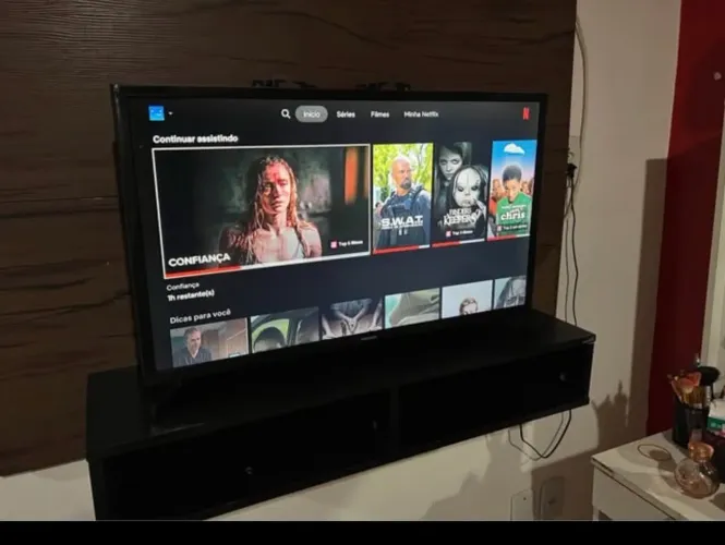 Tv smart 32 com painel nunca foi mexida única dona