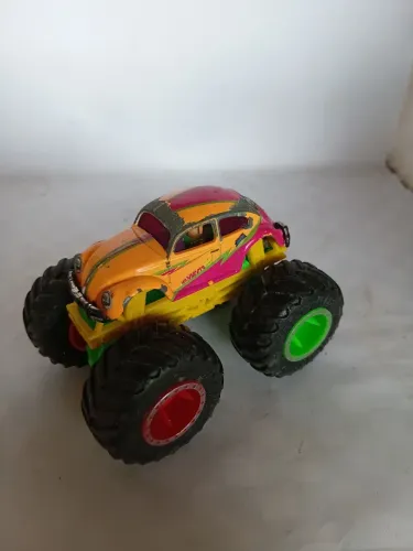Miniatura fusca monster hot wheels para restaurar